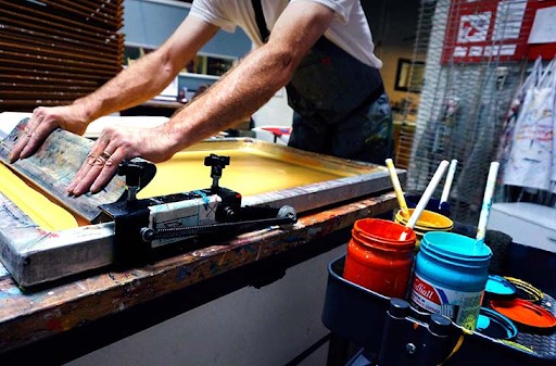 How to Choose a Screen Printing Service in 2021