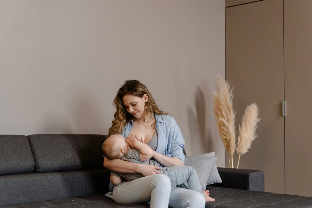 How to Dress Up When You Are Breastfeeding