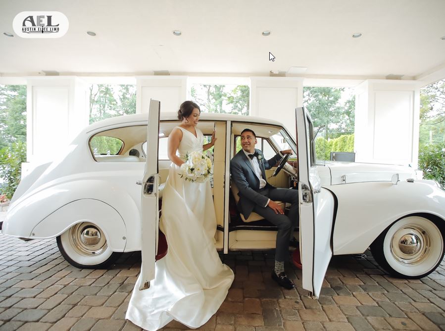 Destination: Wedding Bliss – Choosing the Perfect Limousine in Austin