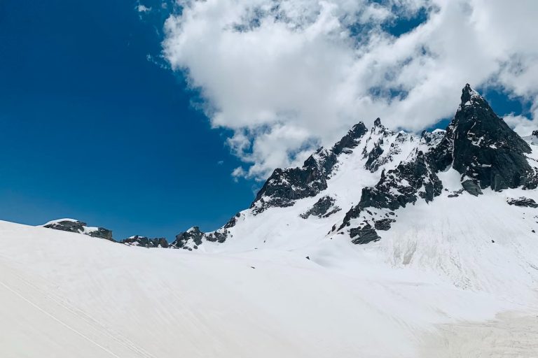 Hampta Pass Trekiing