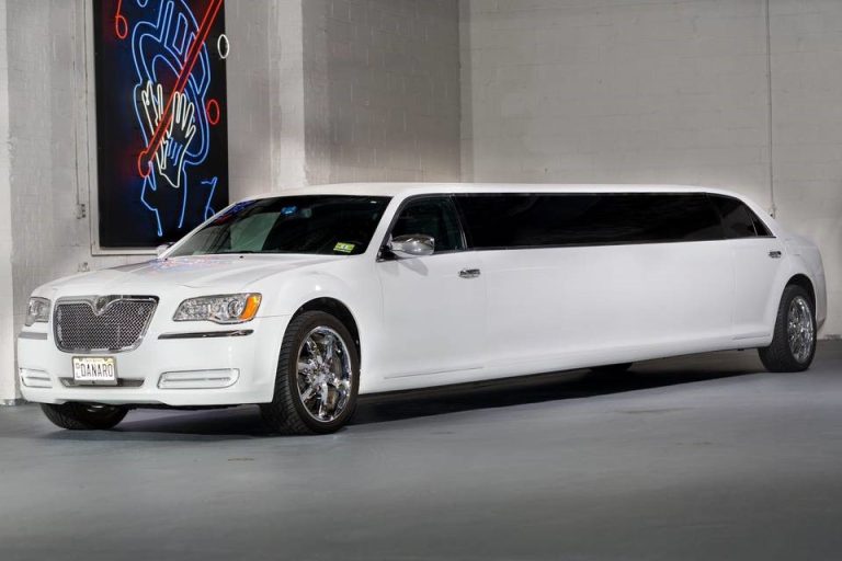 Book a Limousine Service in Your City Today | Legendary Limousine 1 Book a Limousine Service