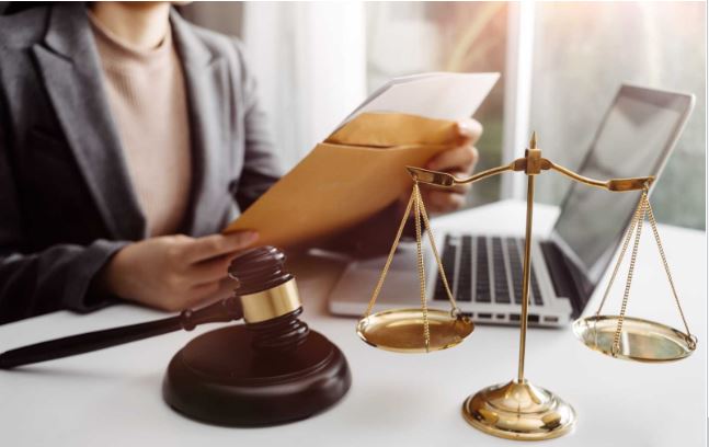 continuing legal education courses litigation lawyer